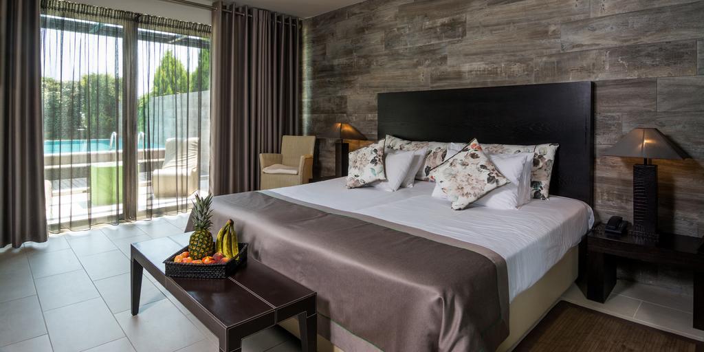 Deluxe Bungalow mit eigenem Pool